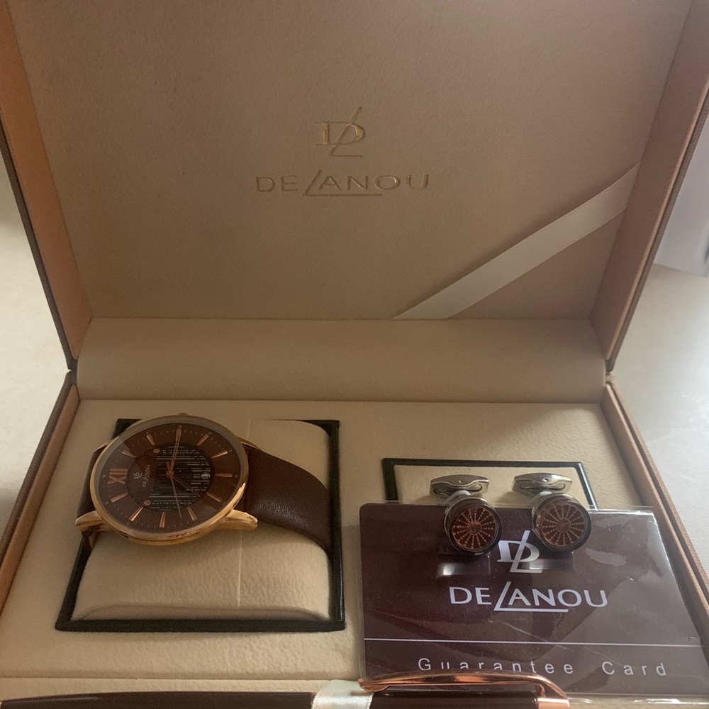 Delanou watch